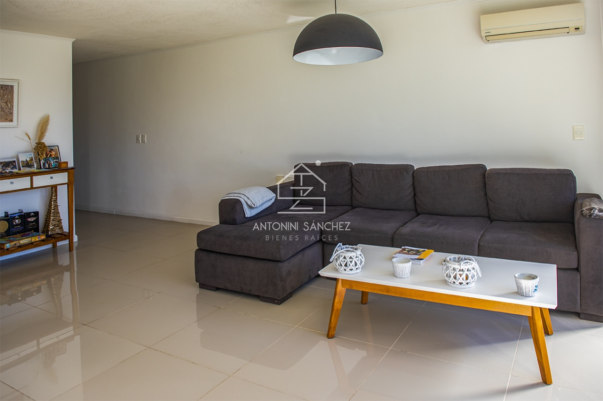 Apartamento ID.667 - Apartamento en venta en Avenue Roosevelt, 2 dormitorios, bajos gastos comunes 