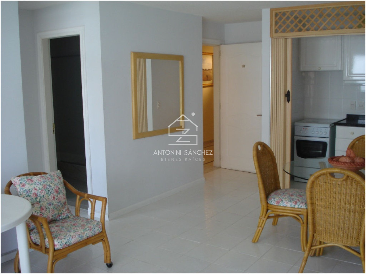 Apartamento ID.586 - Con amplio espacio, te ofrecemos este acogedor departamento en edificio Palm Beach