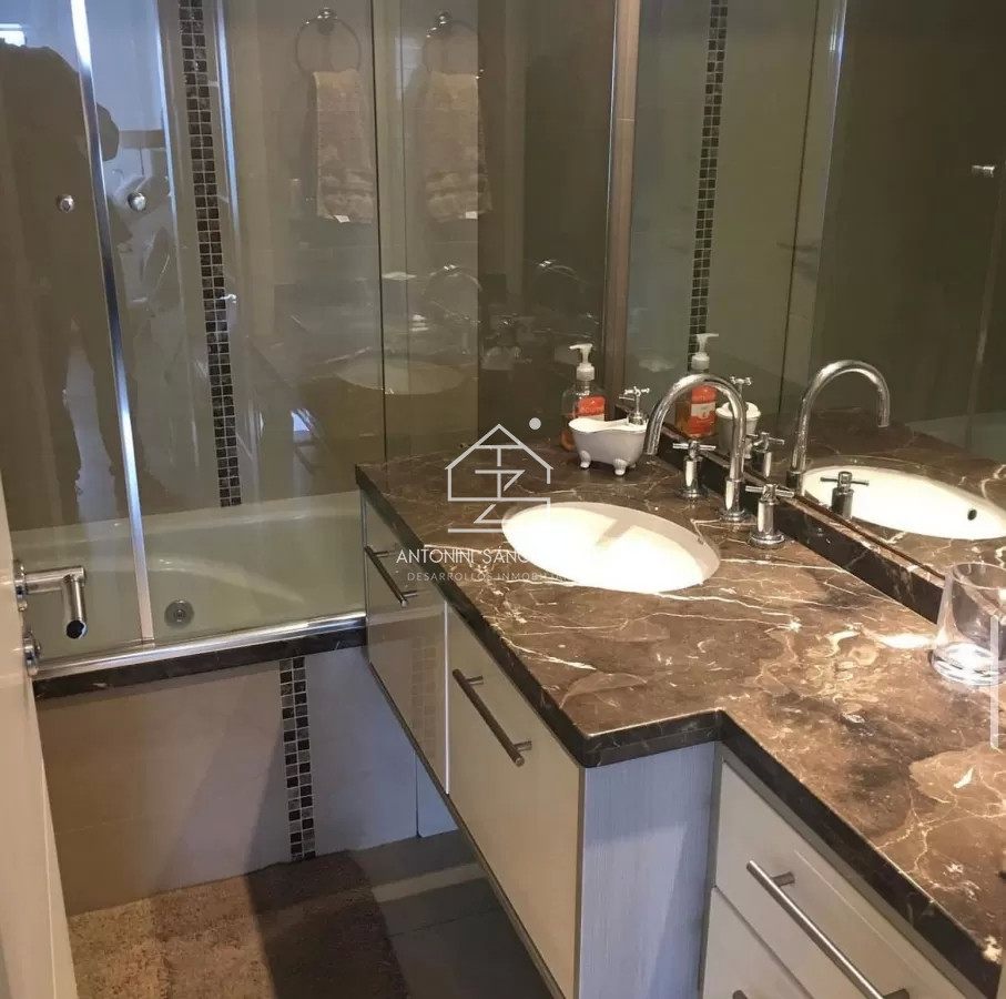 Apartamento ID.749 - Departamento de 2 dormitorios con parrillero en venta en Casino Tower