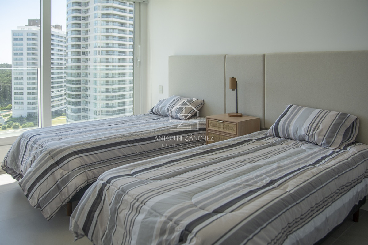 Apartamento ID.2620 - Le Parc III, departamento de 3 dormitorios en venta, Punta del Este