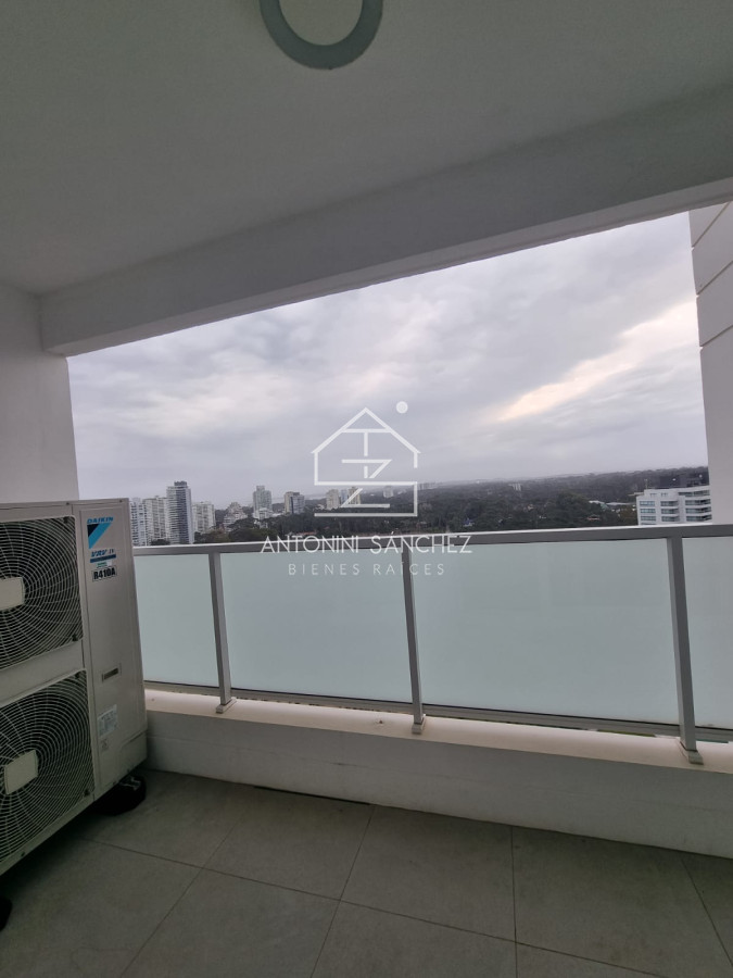 Apartamento ID.2621 - Espectacular planta en LE PARC III, Esquinero en venta