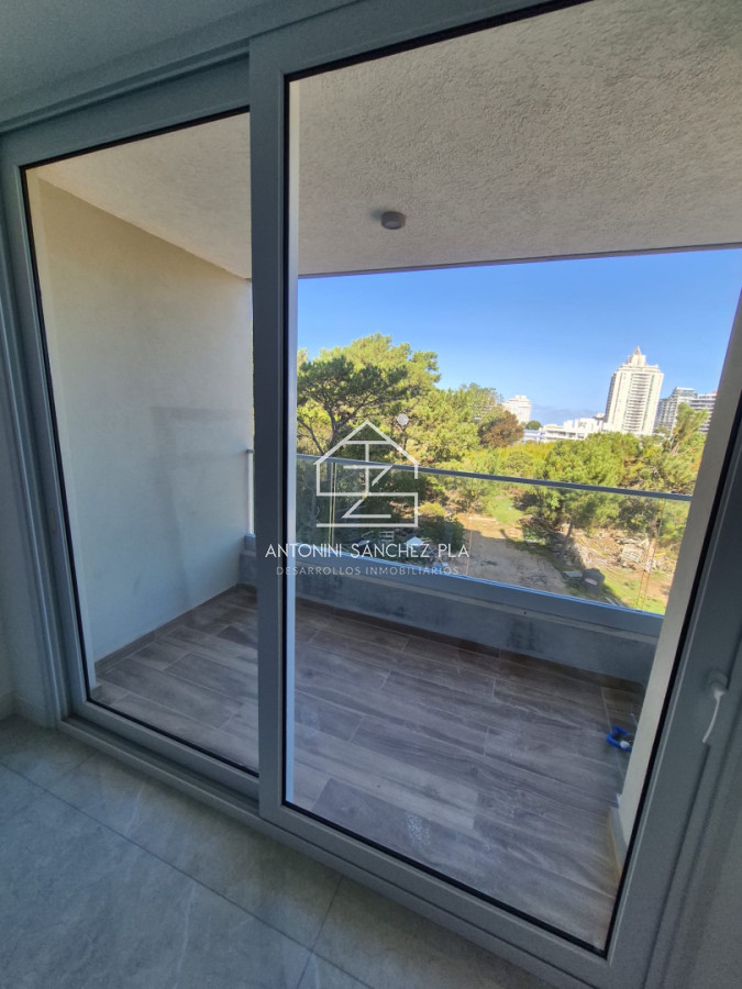 Apartamento ID.4134 - Invierta en Punta del este en hasta 100 cuotas. Departamentos en venta.