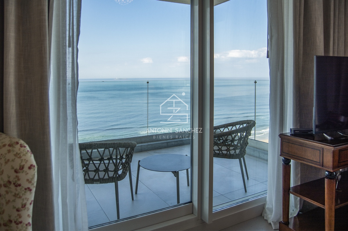 Apartamento ID.2621 - Espectacular planta en LE PARC III, Esquinero en venta