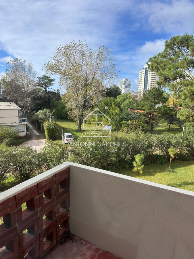 Apartamento ID.2324 - Departamento de 2 dormitorios con 2 baños en venta
