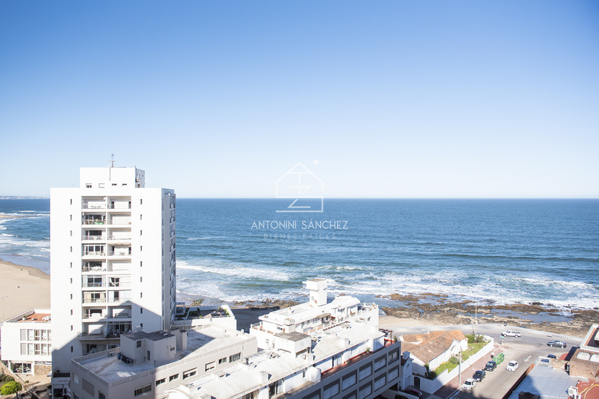 Apartamento ID.3140 - Departamento de 1 dormitorio en venta en Peninsula, vista al mar. 
