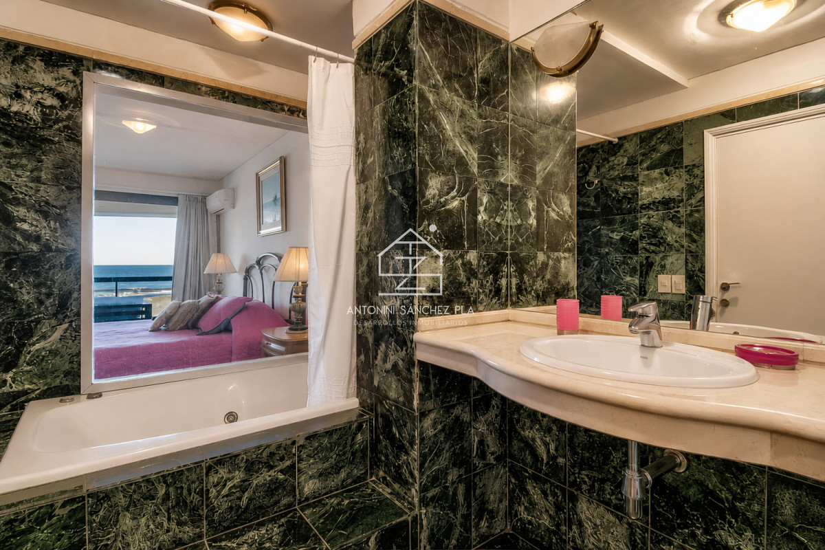 Apartamento ID.3195 - Hermoso penthouse con una ubicación privilegiada de la brava 