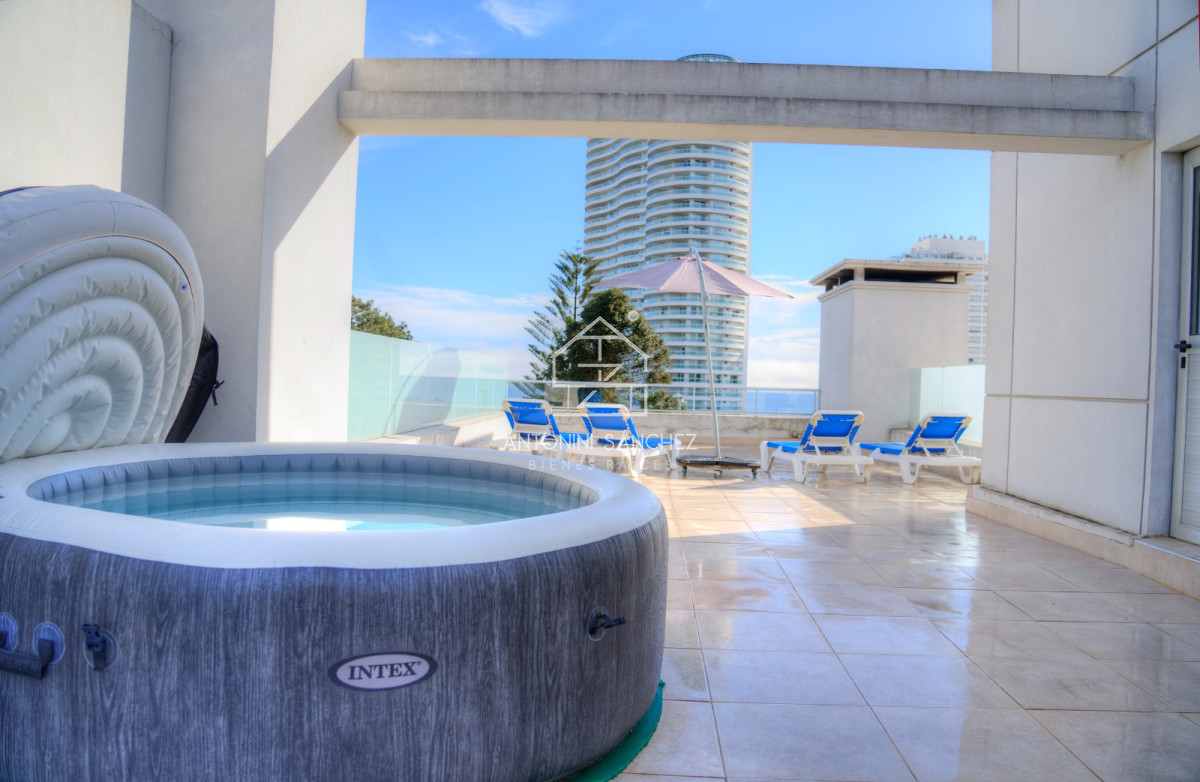 Apartamento ID.2454 - Apartamento en Venta de 3 dormitorios en Playa Mansa , Punta del este