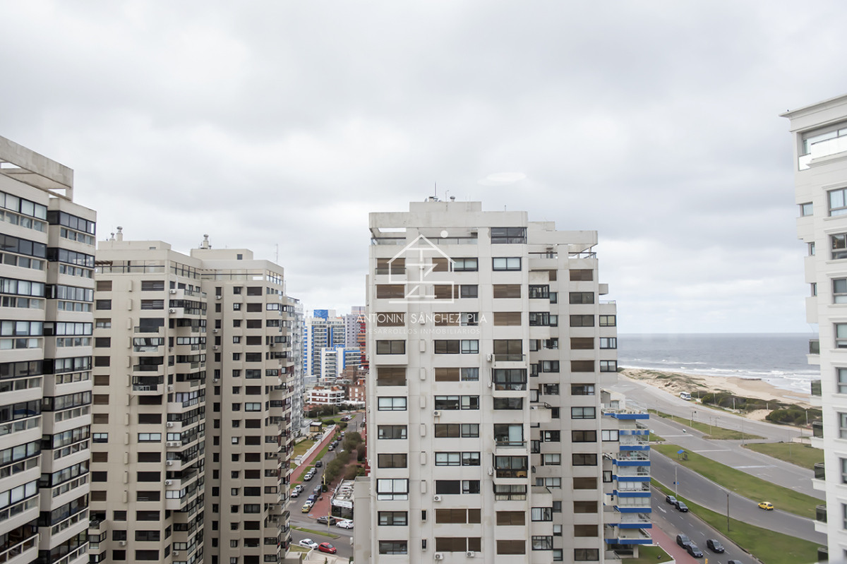 Apartamento ID.4211 - Increíble apartamento con excelente vista al mar. Torre Imperiale.