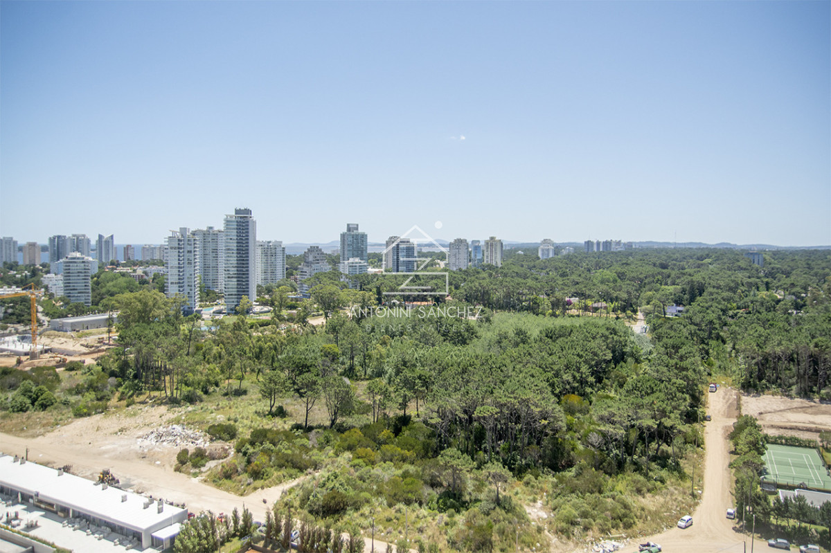 Apartamento ID.3122 - Espectacular planta en LE PARC III, Esquinero en venta