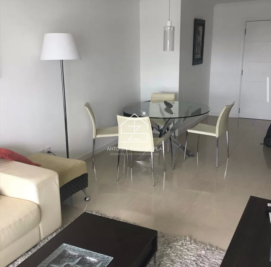 Apartamento ID.749 - Departamento de 2 dormitorios con parrillero en venta en Casino Tower