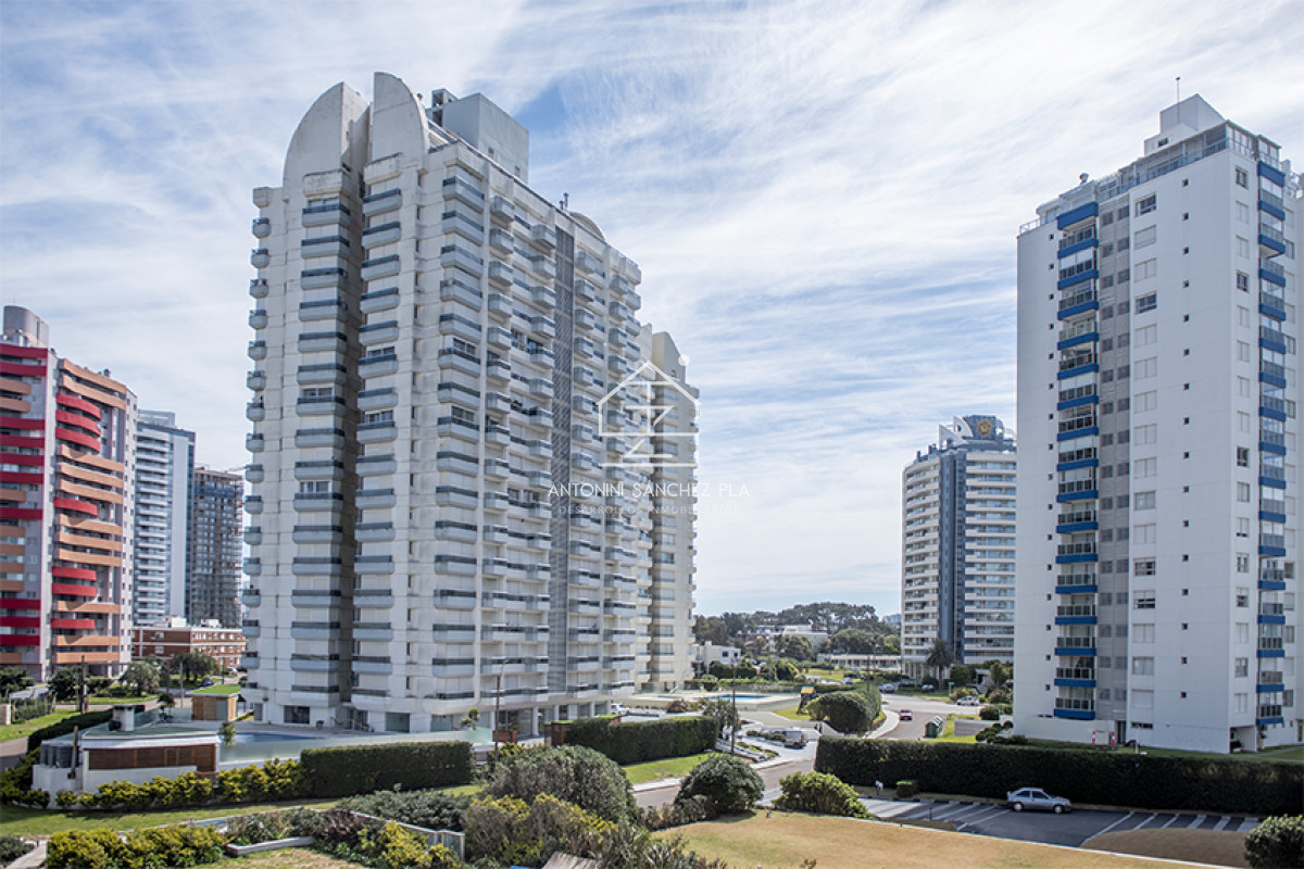 Apartamento ID.2630 - Vende apartamento de 2 dormitorios con vista al mar en Estrella de Mar , Punta del Este 