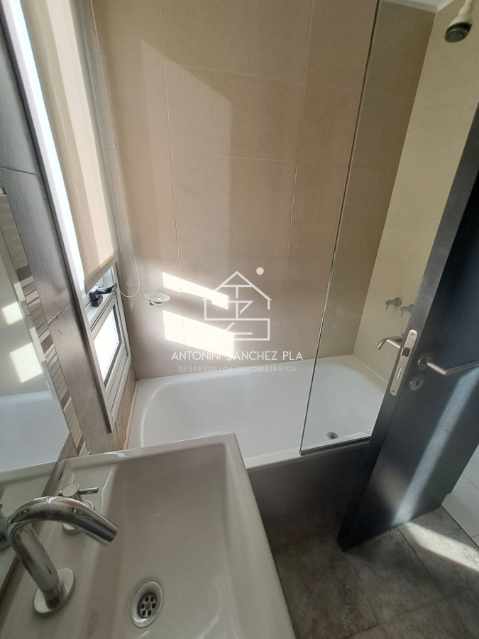 Apartamento ID.4151 - Apartamento en Playa Mansa a la venta 3 Dormitorios con vista