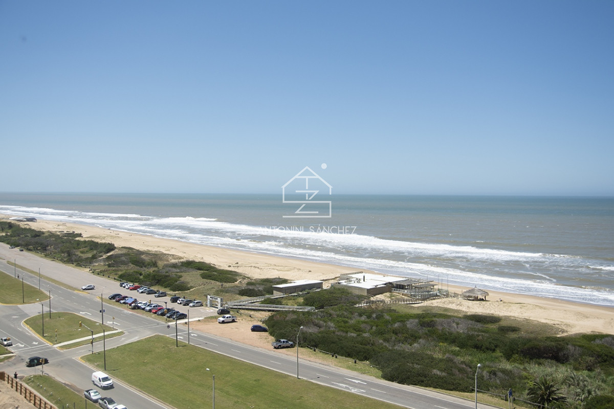 Apartamento ID.2620 - Le Parc III, departamento de 3 dormitorios en venta, Punta del Este