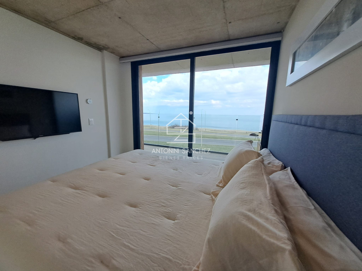Apartamento ID.2894 - Espectacular departamento de 3 dormitorios frente al mar. Walmer Lagoon
