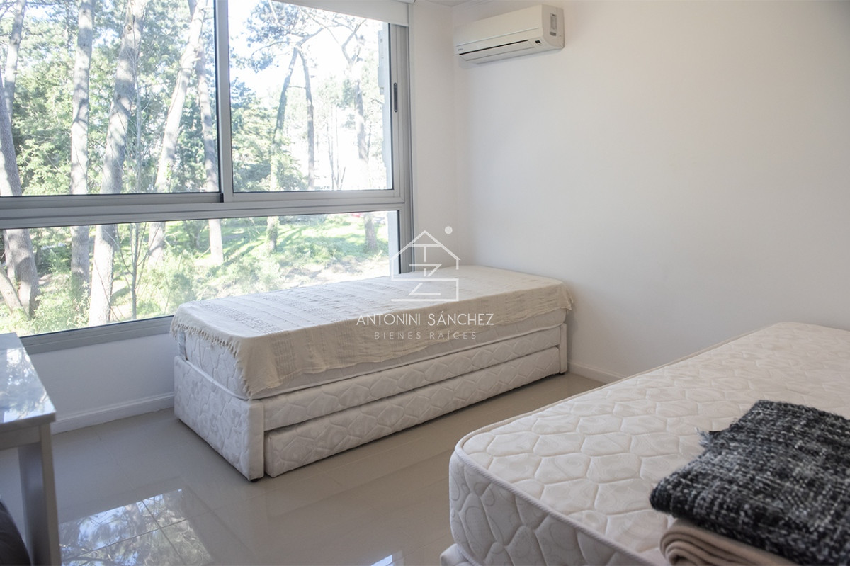 Apartamento ID.667 - Apartamento en venta en Avenue Roosevelt, 2 dormitorios, bajos gastos comunes 