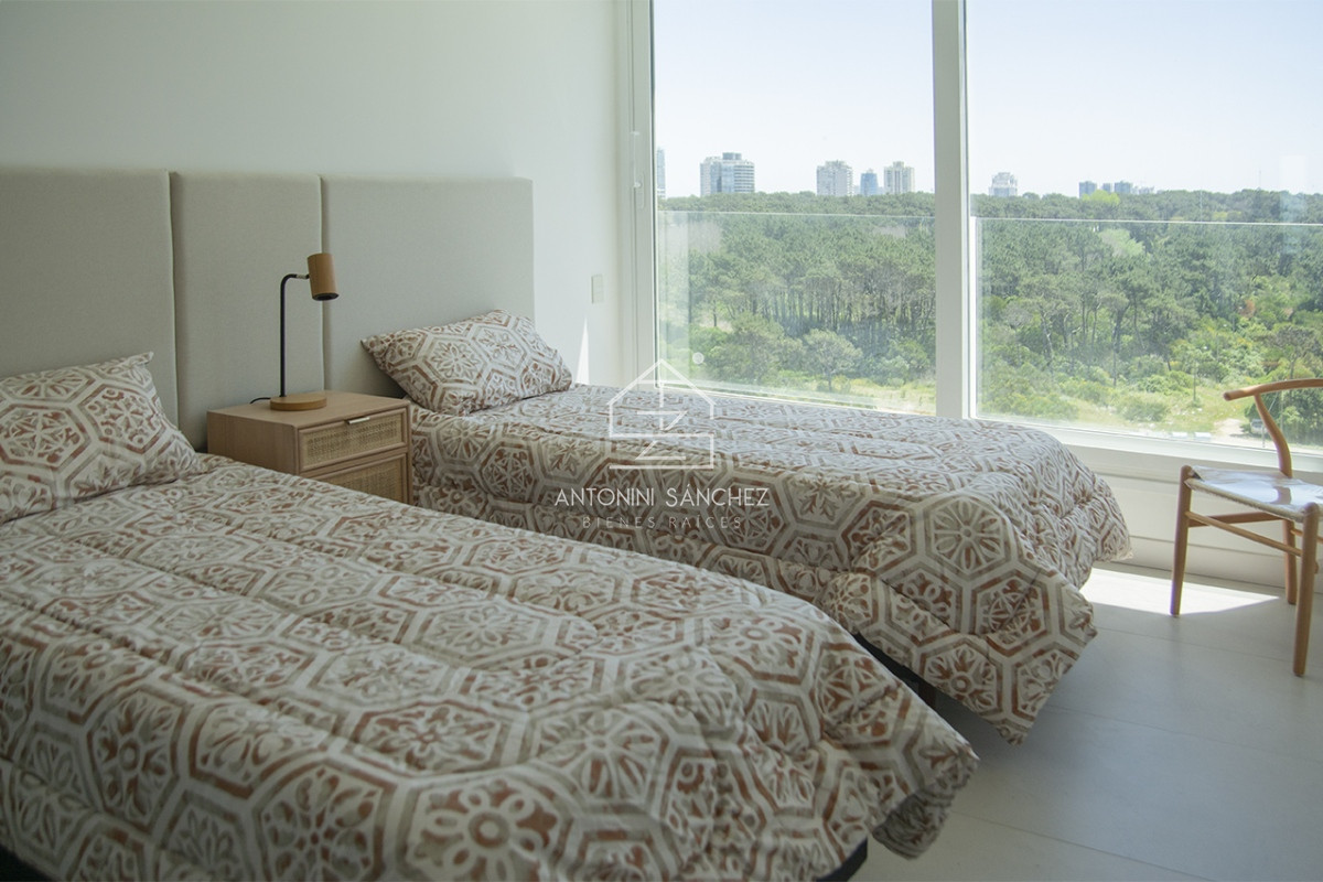 Apartamento ID.2620 - Le Parc III, departamento de 3 dormitorios en venta, Punta del Este