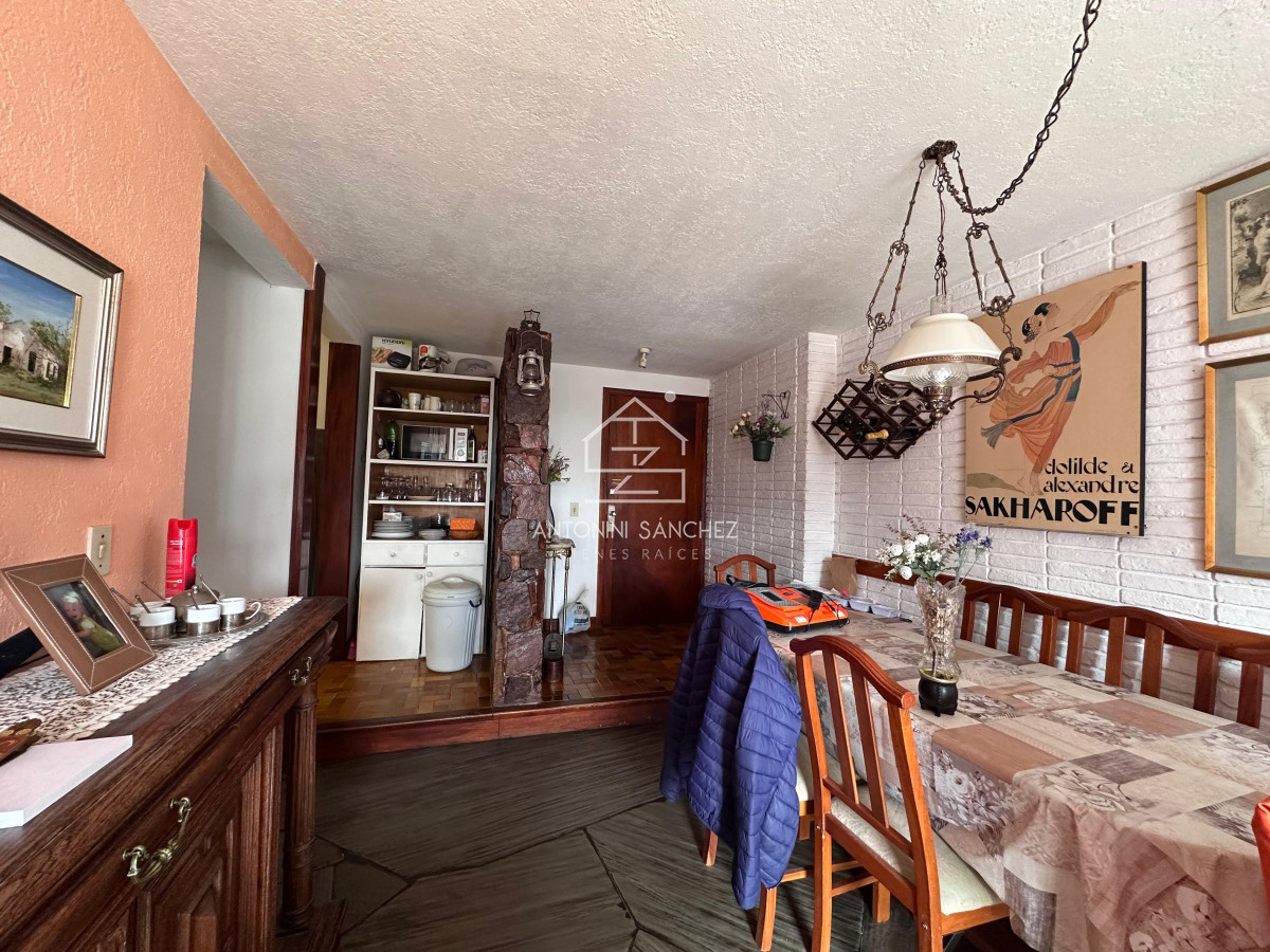 Apartamento ID.2324 - Departamento de 2 dormitorios con 2 baños en venta