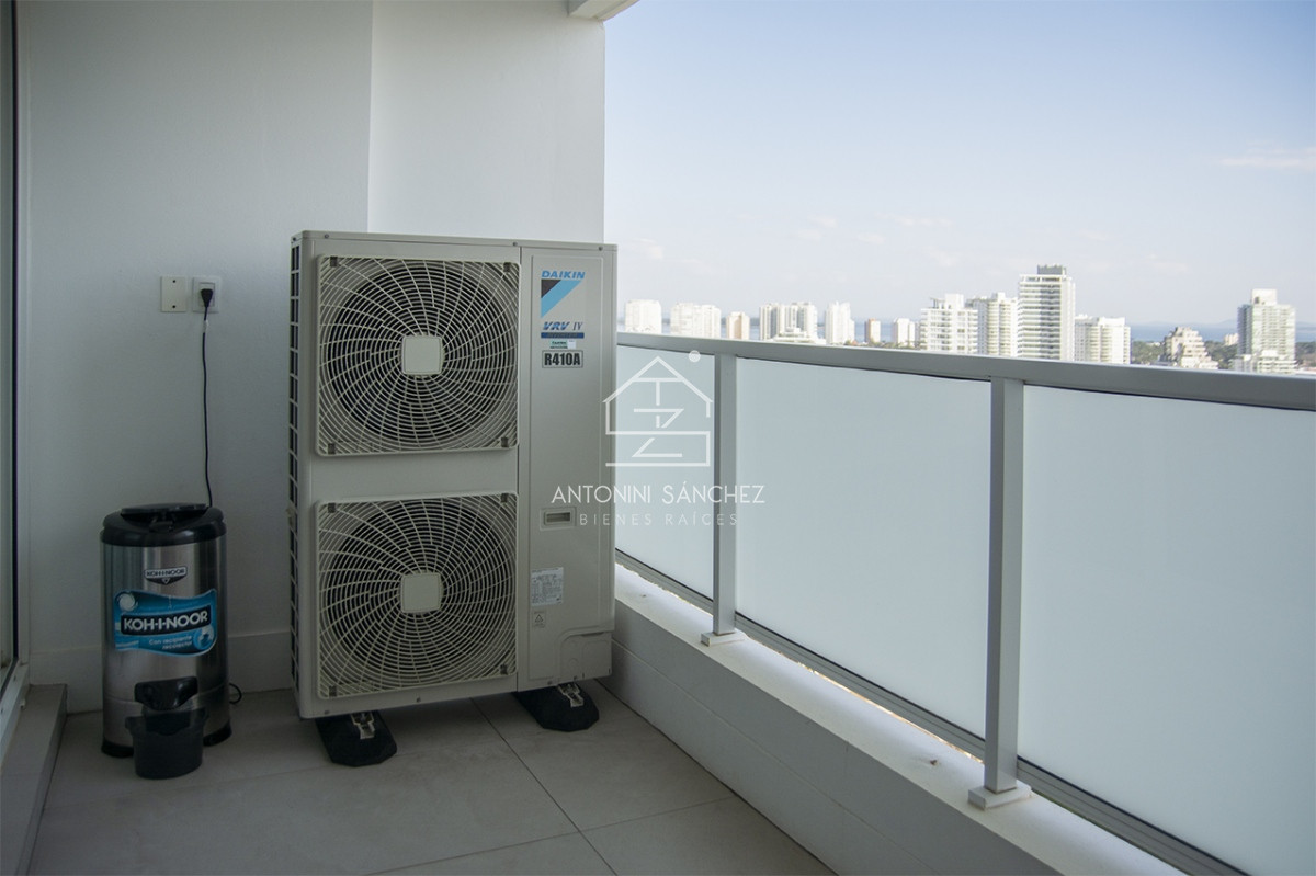 Apartamento ID.2621 - Espectacular planta en LE PARC III, Esquinero en venta