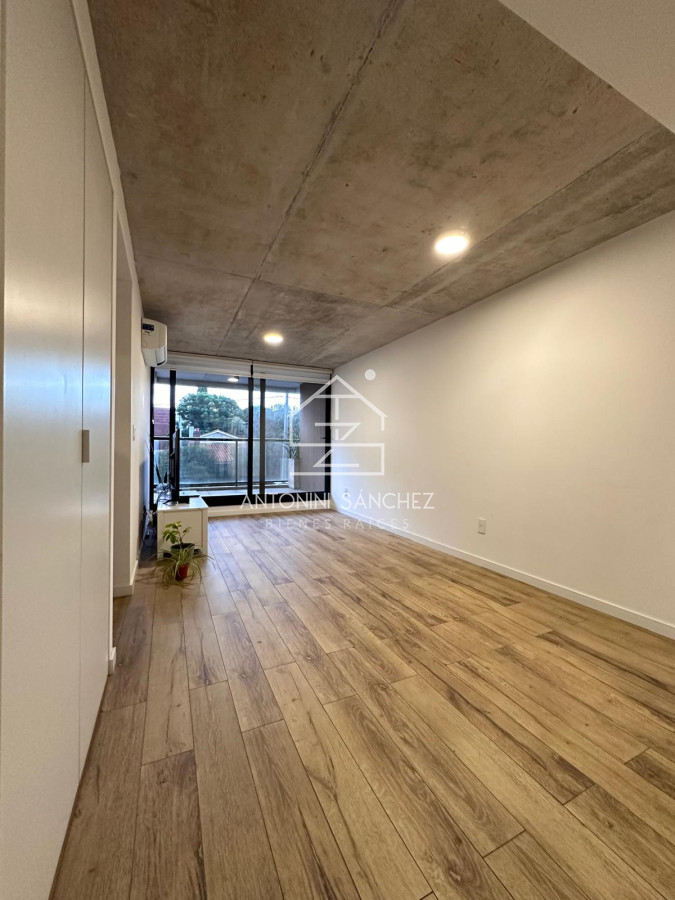 Apartamento ID.2200 - Vende oportunidad en Playa Mansa, primera línea de 2 dormitorios en Punta del Este 