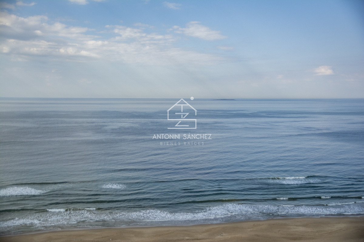 Apartamento ID.2621 - Espectacular planta en LE PARC III, Esquinero en venta