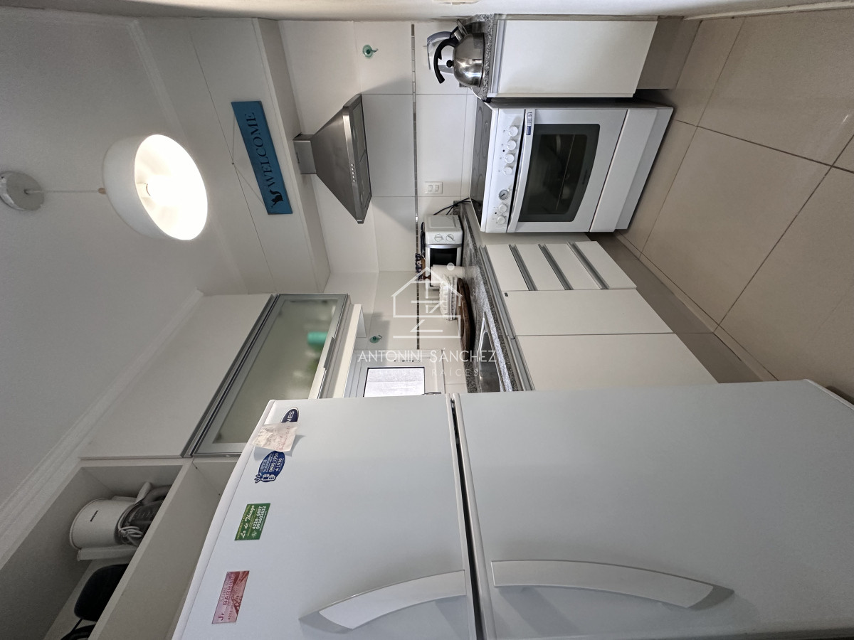 Apartamento ID.3310 - Vende apartamento en playa mansa de 1 dormitorio con parrillero, Punta del Este 