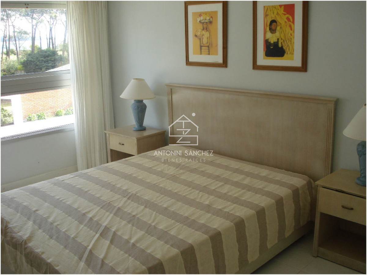 Apartamento ID.586 - Con amplio espacio, te ofrecemos este acogedor departamento en edificio Palm Beach
