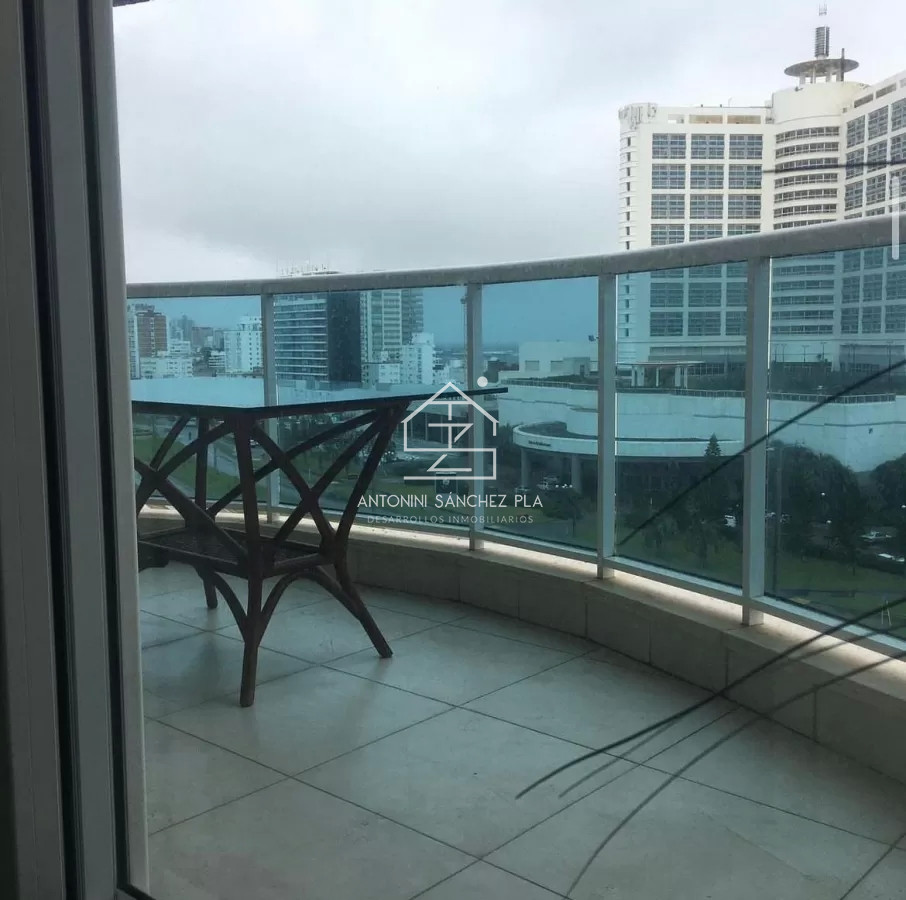 Apartamento ID.749 - Departamento de 2 dormitorios con parrillero en venta en Casino Tower