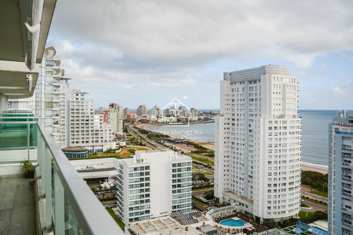 Apartamento ID.4204 - Departamento de 3 dormitorios en venta a pasos del mar. Gala Tower