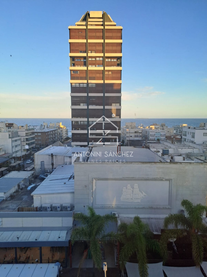 Apartamento ID.2704 - En venta y alquiler apartamento de 1 dormitorio en suite con garage, península, Punta del Este 