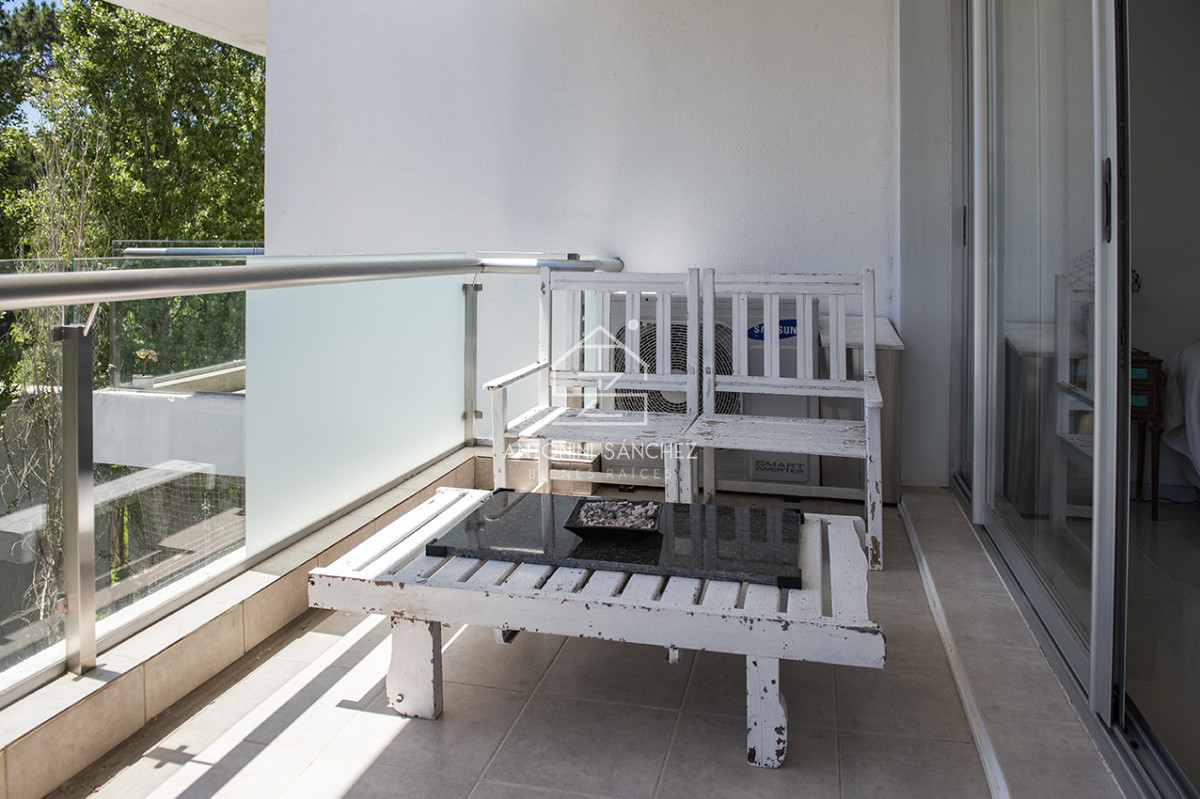 Apartamento ID.2226 - Apartamento en Venta de 2 dormitorios en Playa Brava , Punta del este 