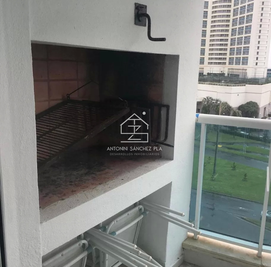 Apartamento ID.749 - Departamento de 2 dormitorios con parrillero en venta en Casino Tower