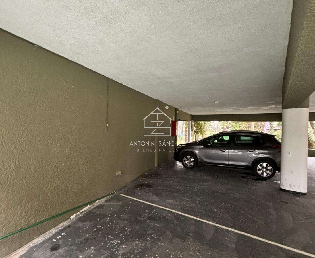 Apartamento ID.2957 - Apartamento de 2 dormitorios en Venta Punta del Este 