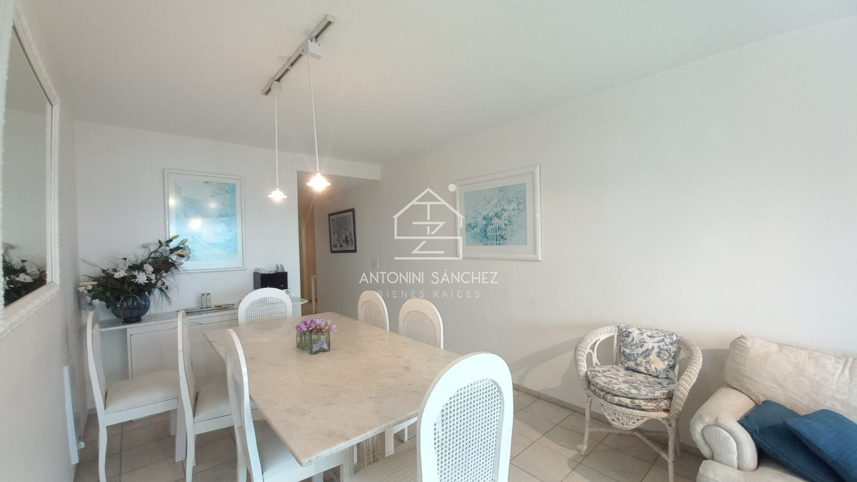 Apartamento ID.2779 - Departamento de 3 dormitorios + dependencia en venta, Playa Mansa. Torre Jefferson,.