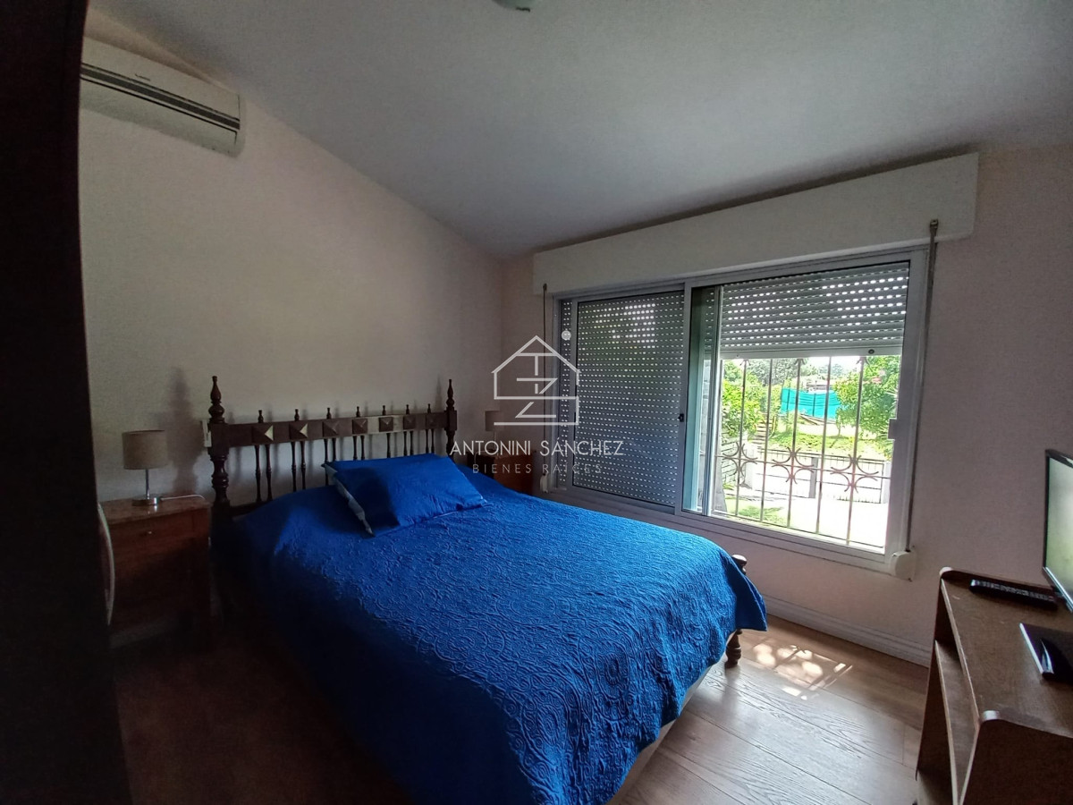 Casa ID.570 - Vende casa de 3 dormitorios totalmente reformada. Con piscina climatizada. Cerca de colegios, Punta del Este 