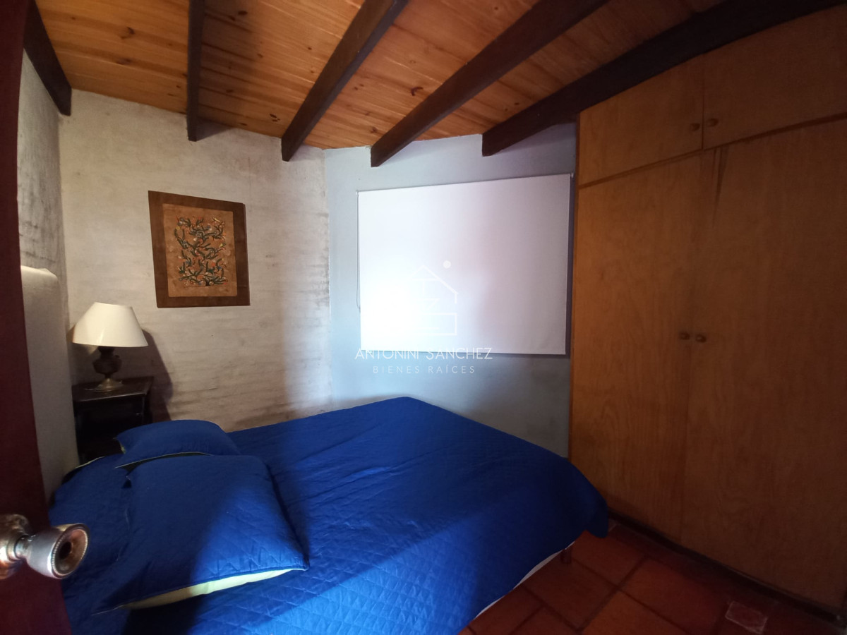 Casa ID.570 - Vende casa de 3 dormitorios totalmente reformada. Con piscina climatizada. Cerca de colegios, Punta del Este 