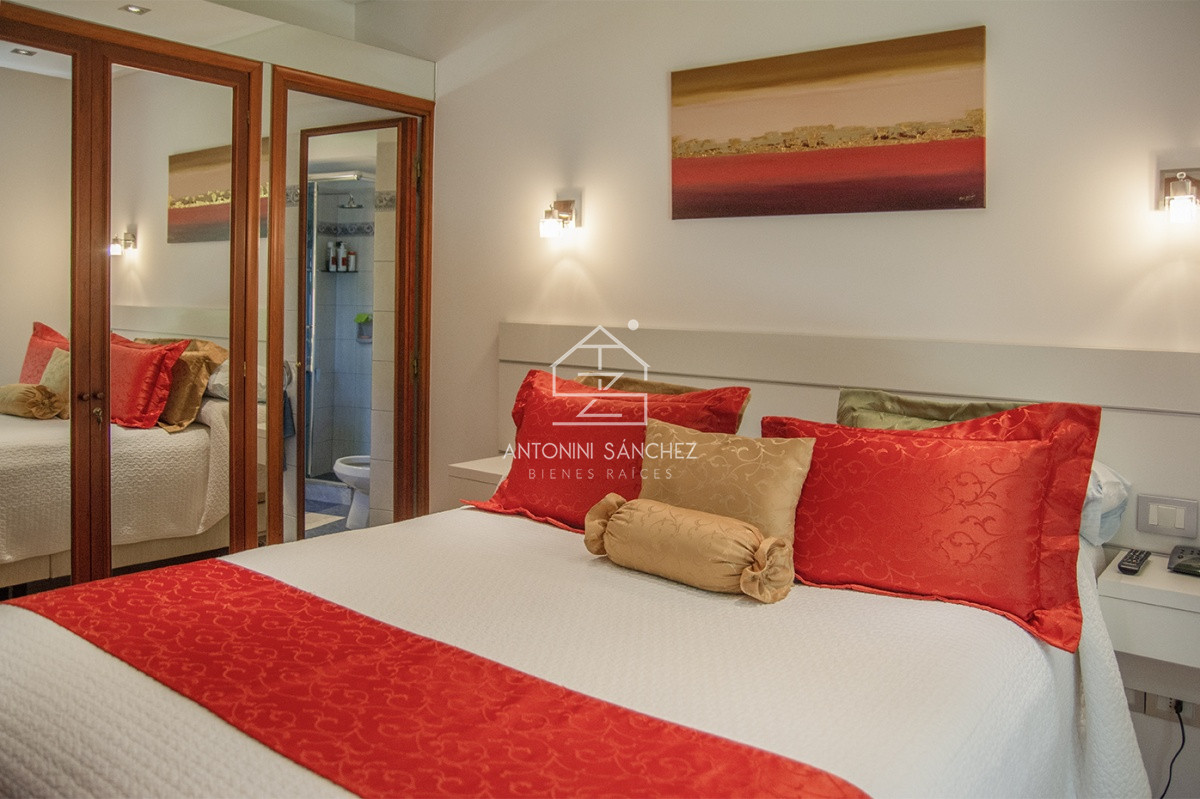 Casa ID.569 - Venta Hermosa casa de 3 dormitorios en Jardines de Córdoba, Punta del Este con pileta y barbacoa