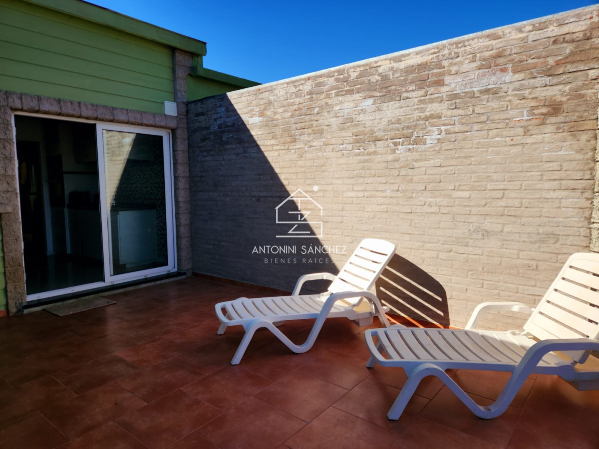 Casa ID.4486 - Vende Casa de 3 Dormitorios en Parque Burnett, con espacios ideales.