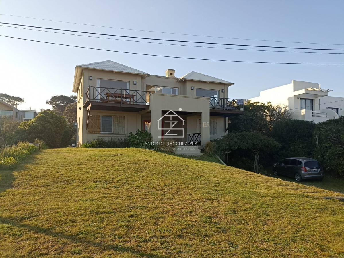 Casa ID.4710 - Oportunidad imperdible, gran casa en venta