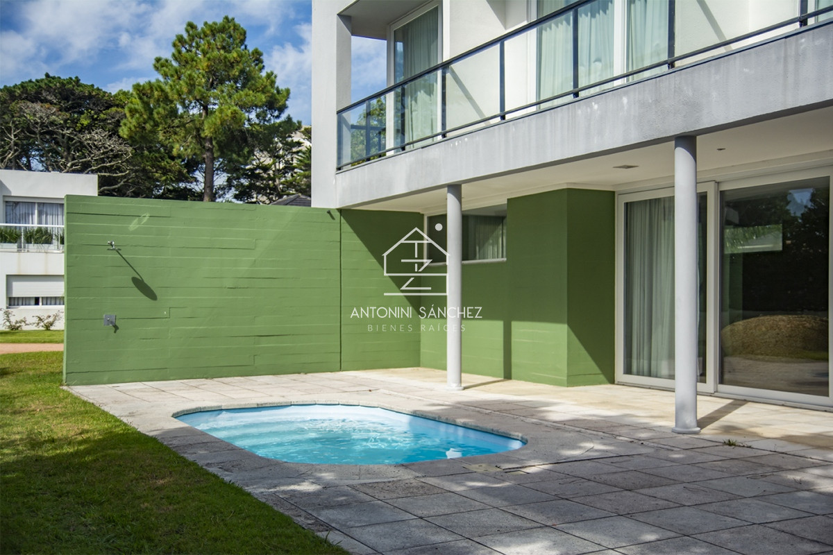 Casa ID.4841 - Casa en barrio privado Boulevard Park, Playa Mansa Punta del este 