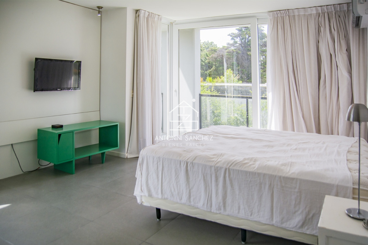 Casa ID.4841 - Casa en barrio privado Boulevard Park, Playa Mansa Punta del este 