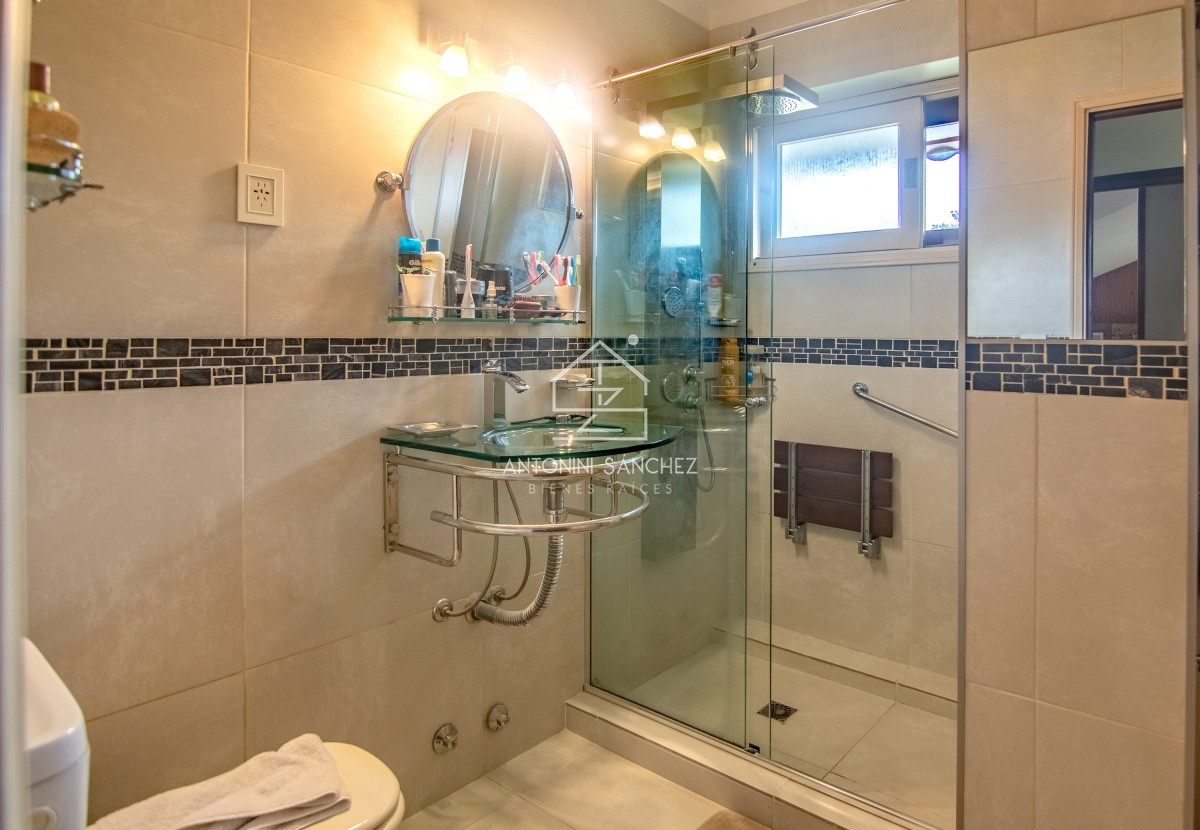 Casa ID.3041 - Casa de gran tamaño ubicada en zona de paz y tranquilidad.