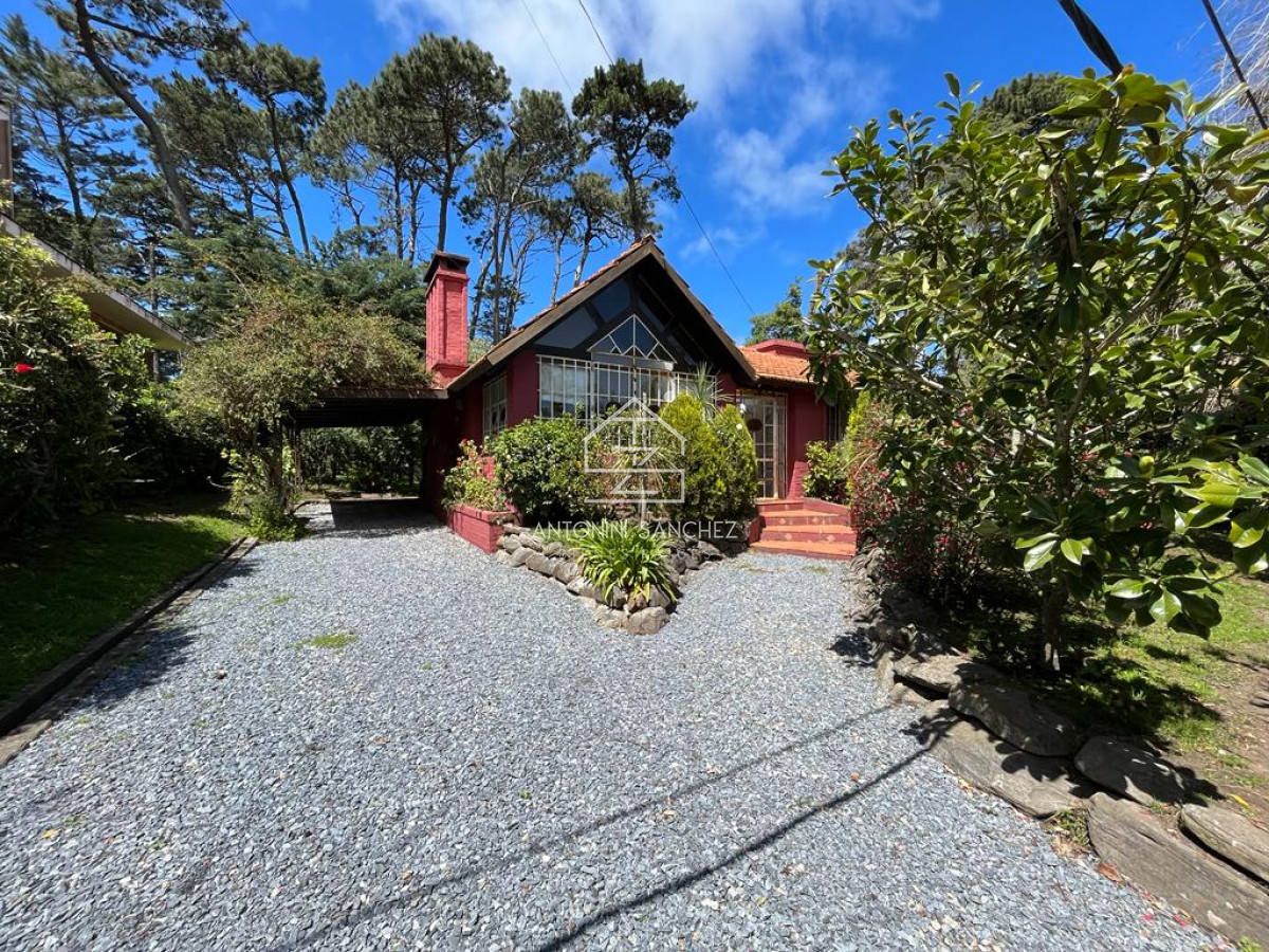 Casa ID.1798 - En venta espectacular casa en Lugano- Punta del Este de 3 dormitorios.