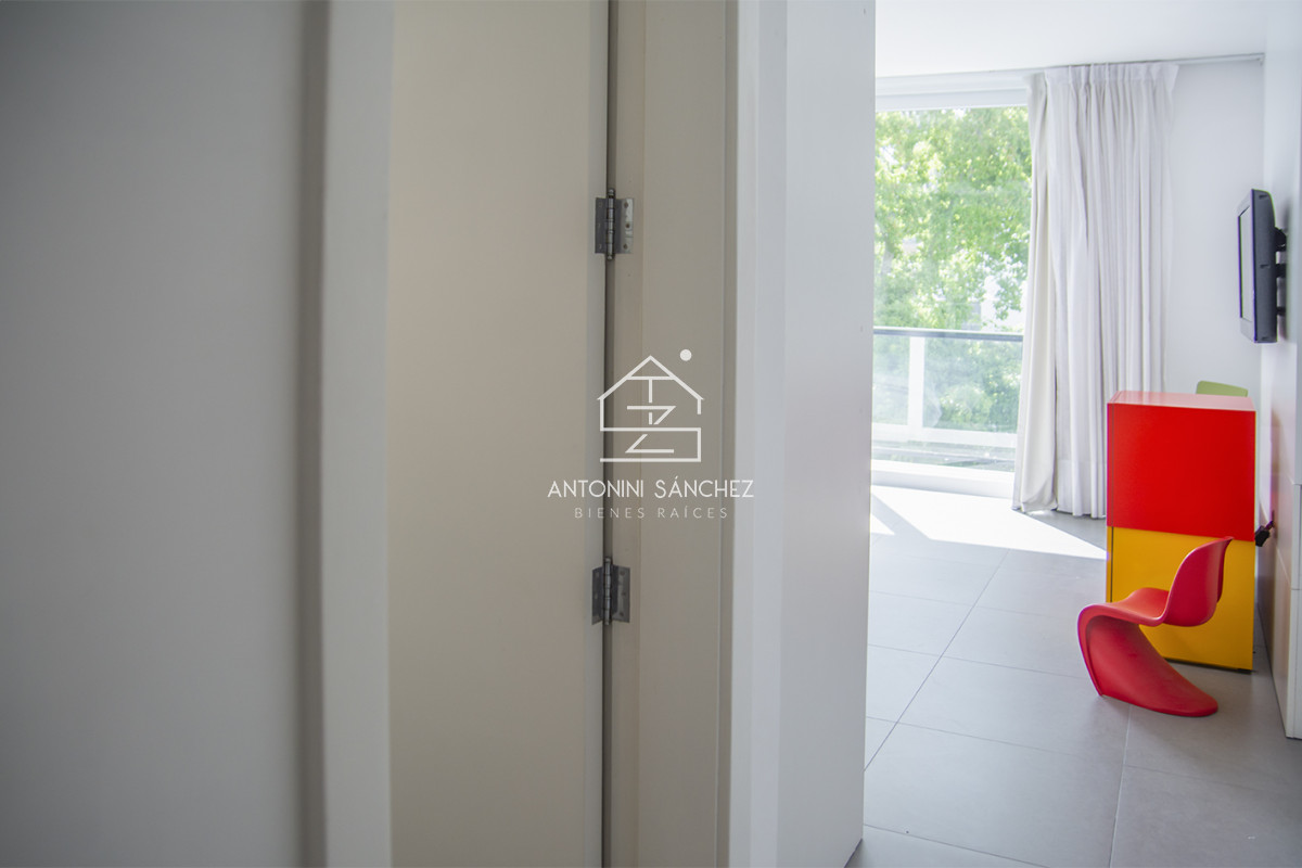 Casa ID.4841 - Casa en barrio privado Boulevard Park, Playa Mansa Punta del este 