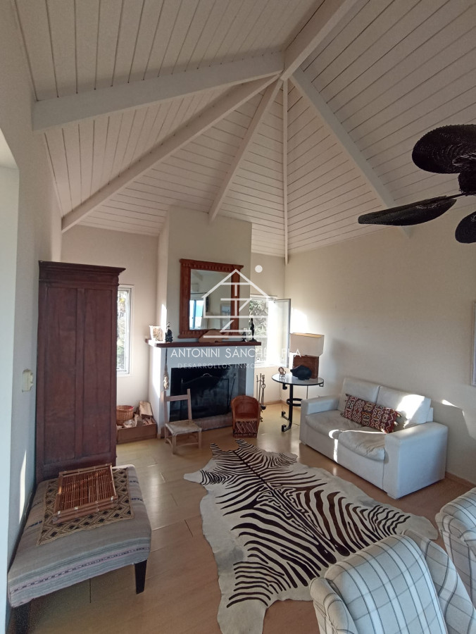 Casa ID.4710 - Oportunidad imperdible, gran casa en venta