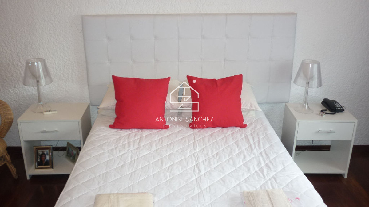 Casa ID.4498 - Casa en venta de 3 dormitorios,Pinares, Punta Del Este