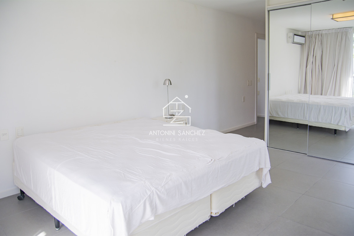 Casa ID.4841 - Casa en barrio privado Boulevard Park, Playa Mansa Punta del este 