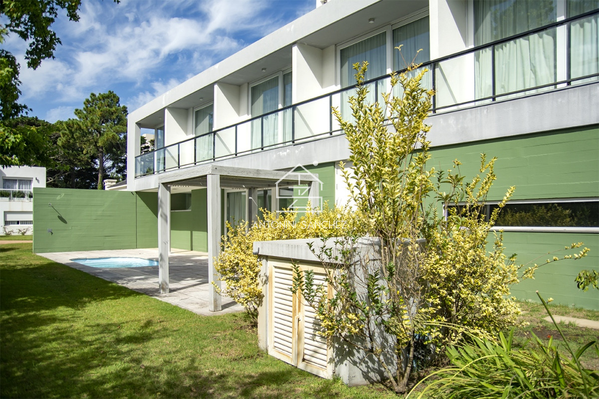 Casa ID.4841 - Casa en barrio privado Boulevard Park, Playa Mansa Punta del este 