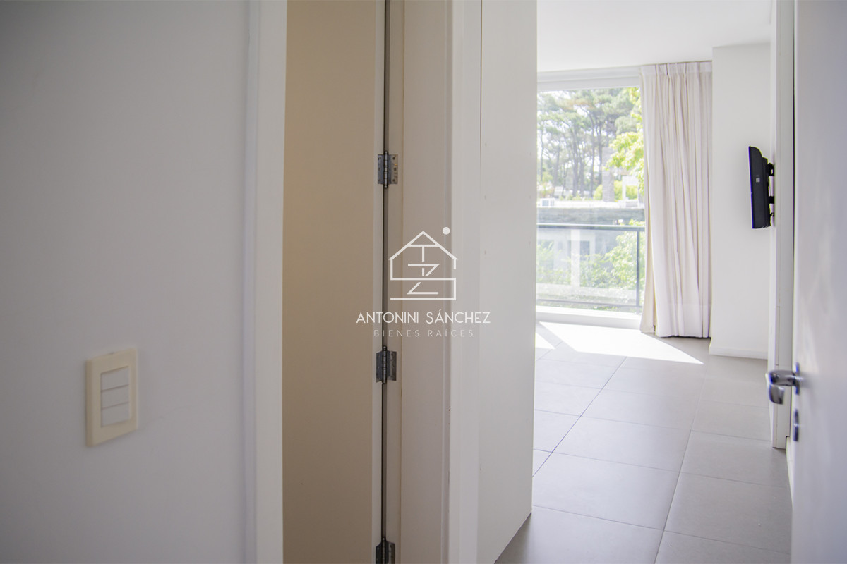 Casa ID.4841 - Casa en barrio privado Boulevard Park, Playa Mansa Punta del este 