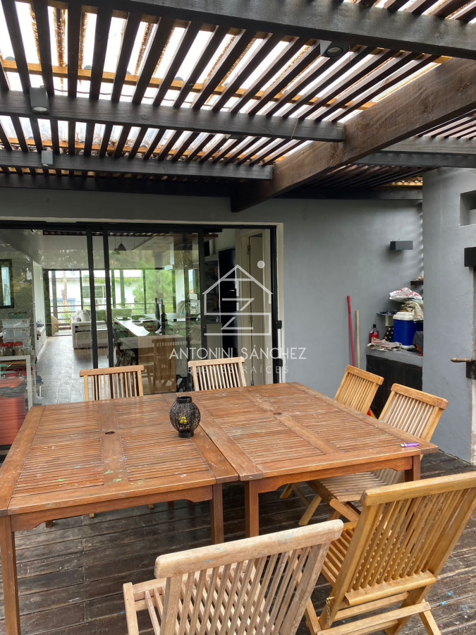 Casa ID.1801 - Venta Casa de 3 Dormitorios en Montoya Punta del este con Piscina