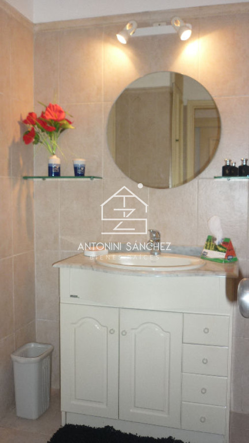 Casa ID.4498 - Casa en venta de 3 dormitorios,Pinares, Punta Del Este
